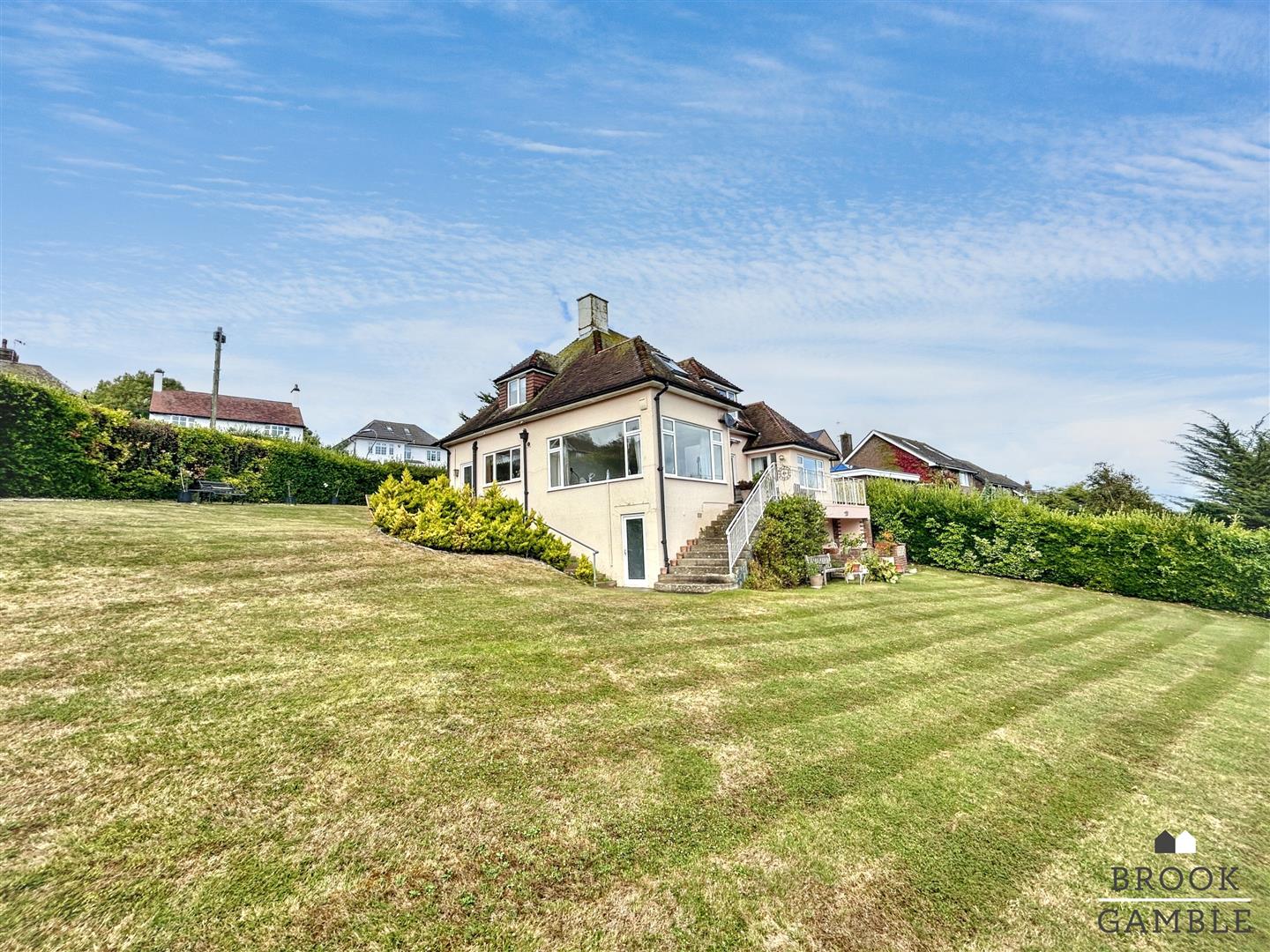 4 Bedroom Chalet - Detached. Pashley Road in Eastbourne,  30